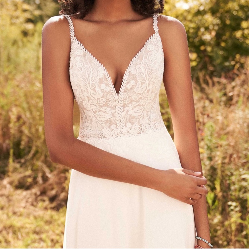 *NEW* Size 16 A-Line Boho/Romantic/Whimsical Wedding Dress